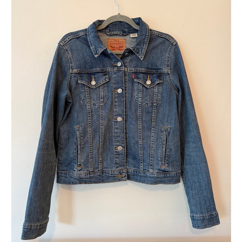 Levi's medium wash denim jacket size L